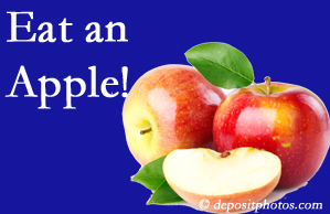 Ashburn and Herndon chiropractic care encourages healthy diets full of fruits and veggies, so enjoy an apple the apple season!